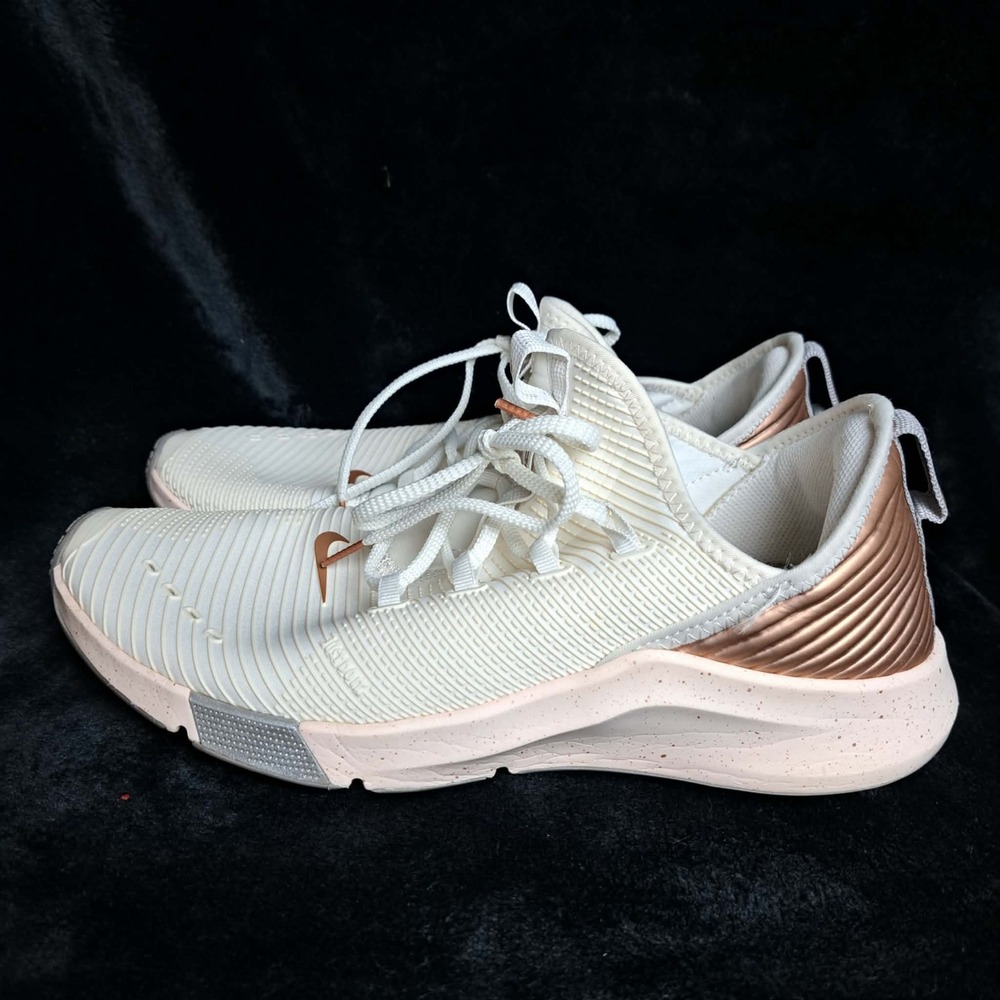 Womens NIKE Air Zoom Elevate AJ7795-100 Pink Guava Training Shoes Sneakers Sz 10